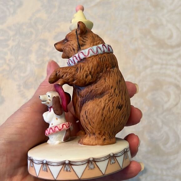 Vintage 1983 Wallace Berrie Circus Royale #9611 Bear with Dog EVC - Picture 7 of 12
